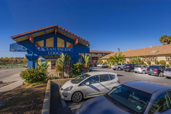 Ocean Pacific Lodge image 2